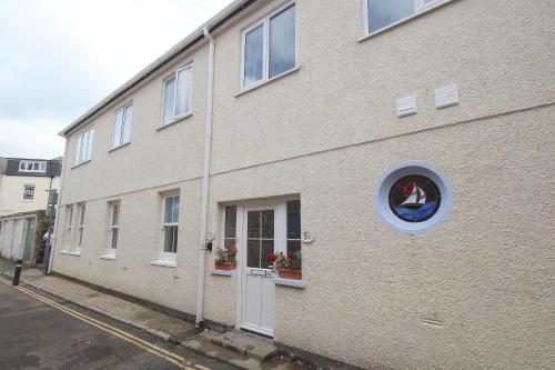 Picture of Two Bedroom, Ground Floor Apartment, Ideally Located Close To The Centre Of Dartmouth