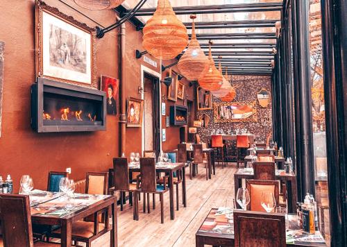 Restaurante, Royal Hotel in Nimes