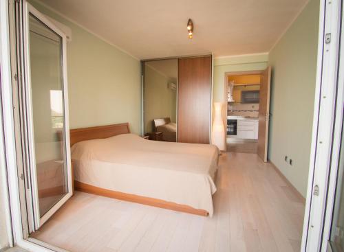 Mum's Apartment - image 8