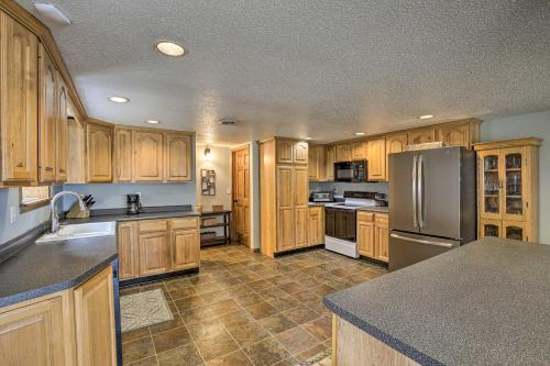 Lakefront Eau Galle Home with Hot Tub and Fire Pit - image 8