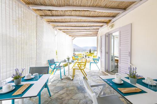 Akrotiri Hotel - image 9