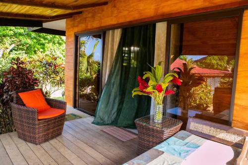 ระเบียง/ชานเรือน, Raiatea sur Mer in โอโป