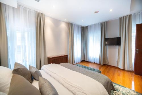 NATALI Luxury suites PARKING – Belgrade, NY