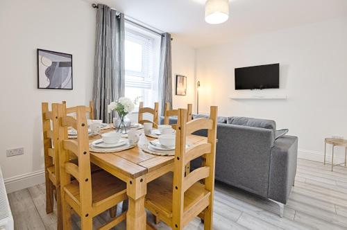 Faciliteiten, 3 Baths - Off Road Parking - Garden - 4 Bed Home in Morriston