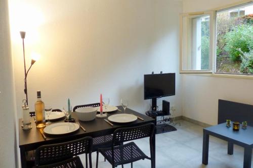 NICE apartment for 4 near the sea