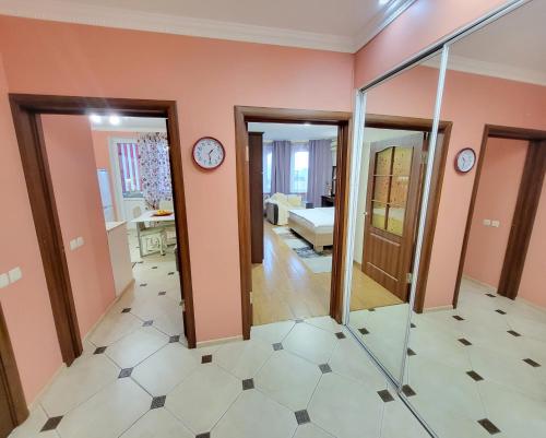One-Bedroom Apartment image 10