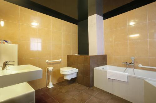 Hotel De Gramont - image 8