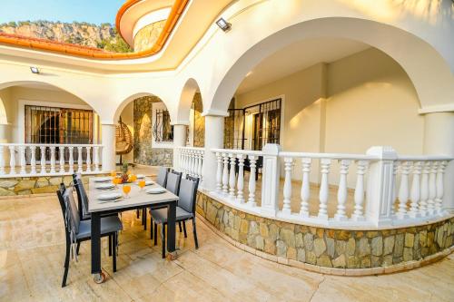 Villa Tophill