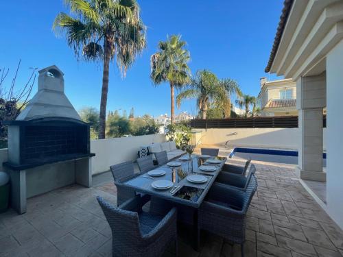 Facilities, Luxury spacious holiday Villa with heated swimming pool in Paralimni