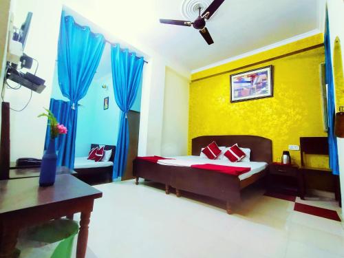 room detail thumbnail 1