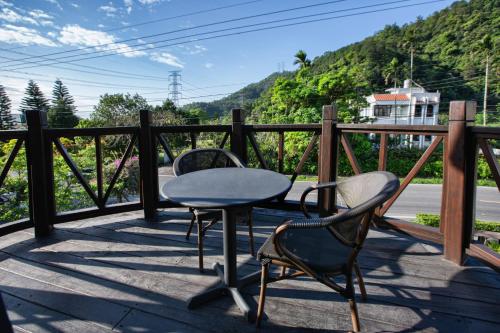 Balcony/terrace, R&J Guesthouse in Yuanshan Township
