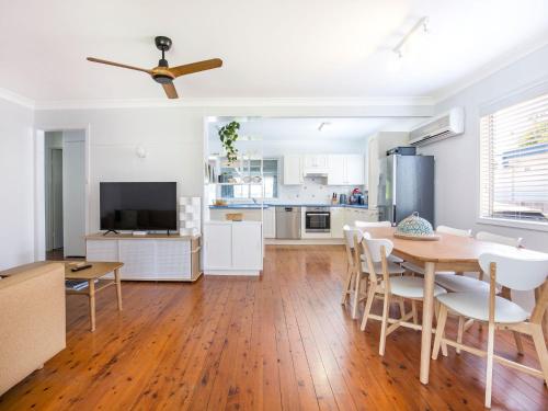Buwadi - Pet Friendly - 3 Mins Walk to Beach