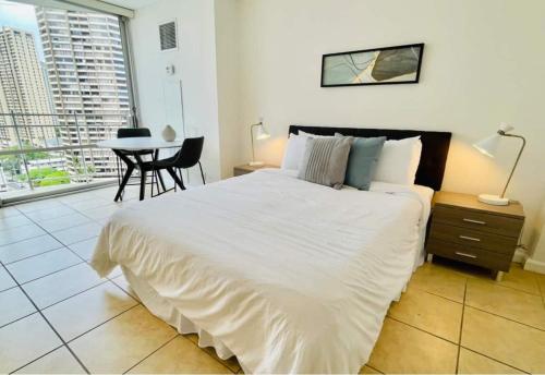 Ilikai Marina Condominiums - image 5