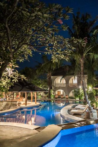 Swimming pool, Coconut Lodge Beach Resort near Bandengan Beach