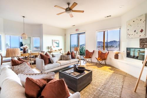 Desert Hideout - Amazing Desert Views