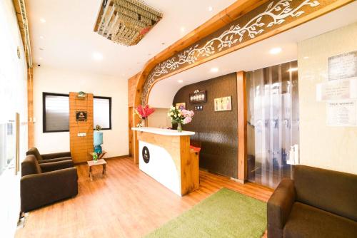 Hall, Hotel Grandeur-Near Mumbai International Airport in Mumbai (Bombay)