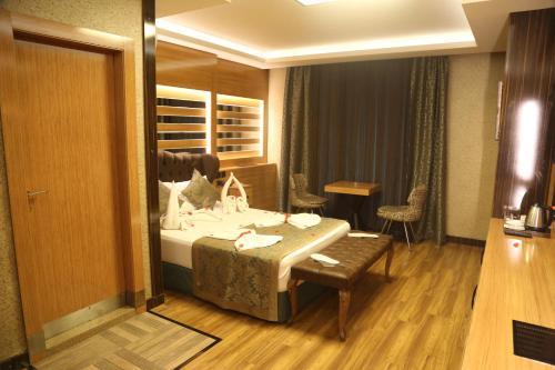 Emirtimes Hotel - image 2