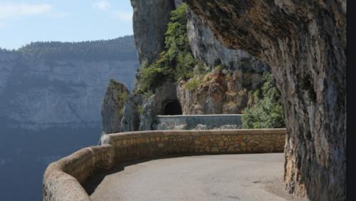 Chatte : agréable maison de rue gîte à louer Le Pinet