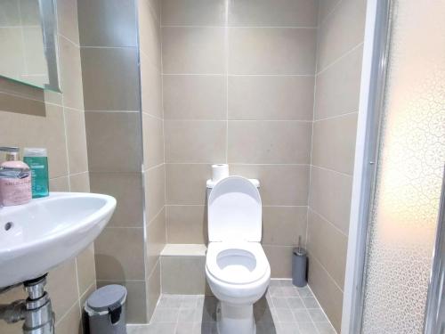 NEW Central Double Bed Flat Close to Manchester Train Station