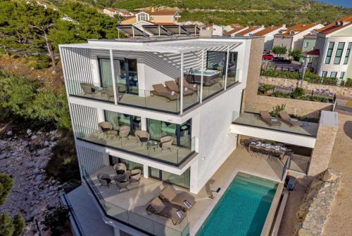 Luxury Villa Delight II Promajna with pool, gym, sauna and jacuzzi - Accommodation - Promajna