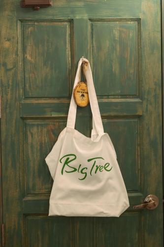 Big Tree Cafe'
