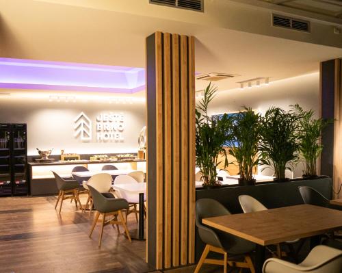 ห้องอาหาร, Hotel JeštěBrno (Hotel JesteBrno) in เซเวร์