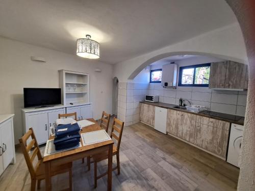  Tenerife CASA DE SANCHO PANSA apartment with terrace and garden 600m2 and ocean and Teide view in Icod de los Vinos