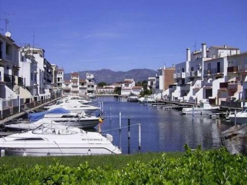  Empuriabrava cosy apartment in Empuriabrava
