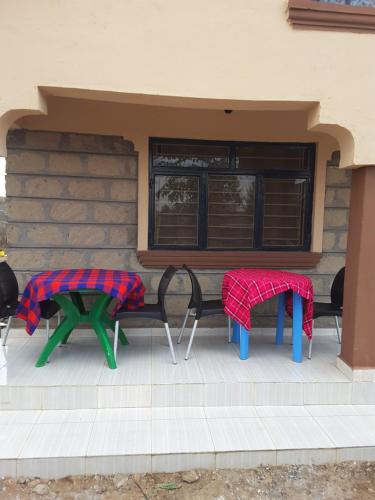 TRACIA APARTMENTS
