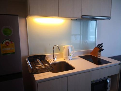 Sea-Hill views condo stay@ศรีราชา