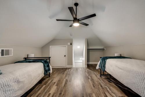 Little D BNB - Modernized 3 bedroom 2 bath getaway