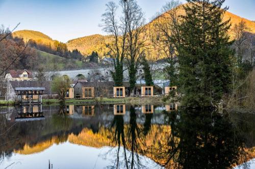 A szálláshely kívülről, CHECKIN THE BOX Schloss Neubruck in St. Anton An Der Jessnitz