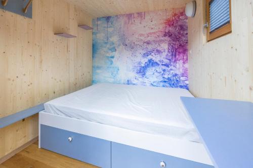 CHECKIN THE BOX Schloss Neubruck in St. Anton An Der Jessnitz