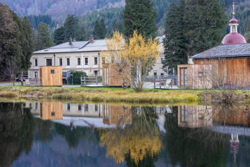 A szálláshely kívülről, CHECKIN THE BOX Schloss Neubruck in St. Anton An Der Jessnitz