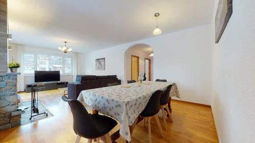 Apartment in Crans-Montana for 7 persons, covered parking