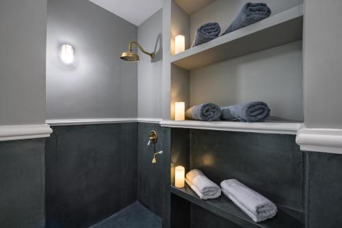 Captivating 2-Bed Villa in Imerovigli Santorini