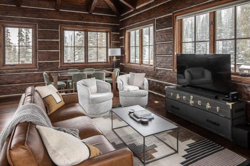 Big Sky Lookout Tower Cabins - Beehive Basin in Big Sky, USA