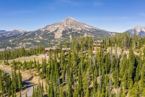 Big Sky Lookout Tower Cabins - Lone Peak in Big Sky, USA