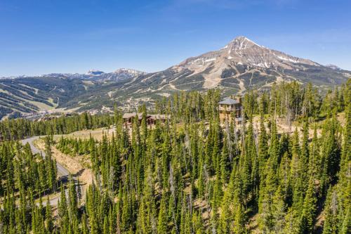 Big Sky Lookout Tower Cabins - Lone Peak in Big Sky, USA