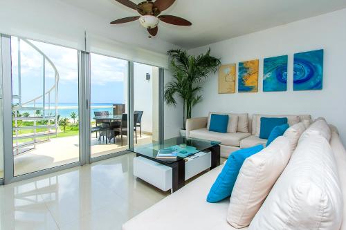 Apartment with Sea View image 5