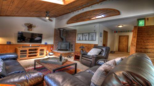 Killington Mountain Retreat by Killington Vacation Rentals - image 7