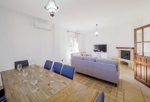 Zona de TV/saló-bar comuns, Cubo's Villa Plumaria de Alhaurin in Roquero