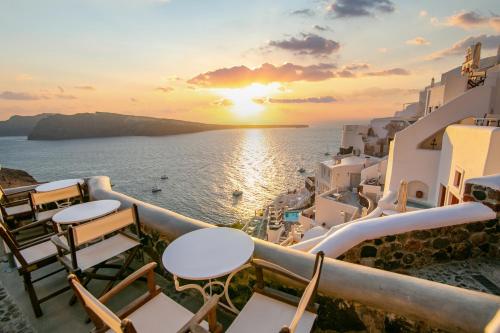 Oia Mare Villas - image 2