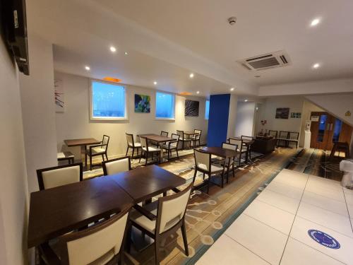 Étterem, Holiday Inn Express Wakefield By IHG in Wakefield