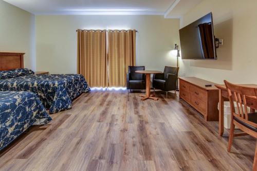 2 queen beds