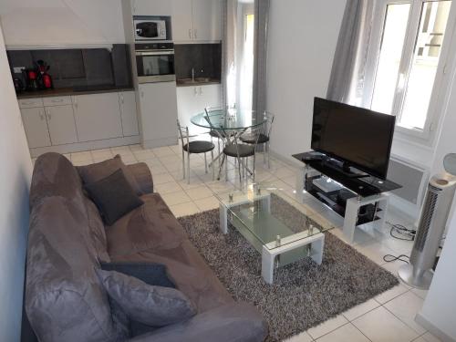 Central 1 bedroom Riouffe 2 mins from the Palais and Croisette 206