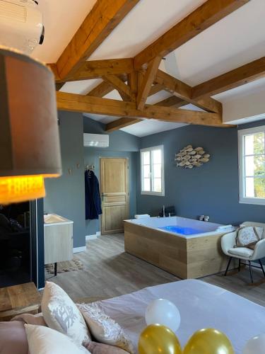 Mas Hinaiti - Suite romantique avec Spa et écran géant de cinéma 2