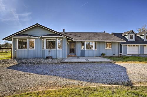 Updated Cottonwood Home with Patio and Fire Pit!