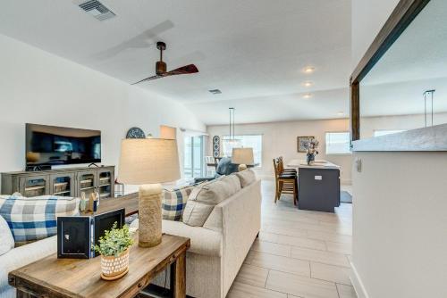 Wildwood Home with Pool and Grill, Near Golfing in Wildwood, USA