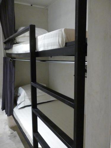 Bed in 4-Bed Mixed Dormitory Room image 2